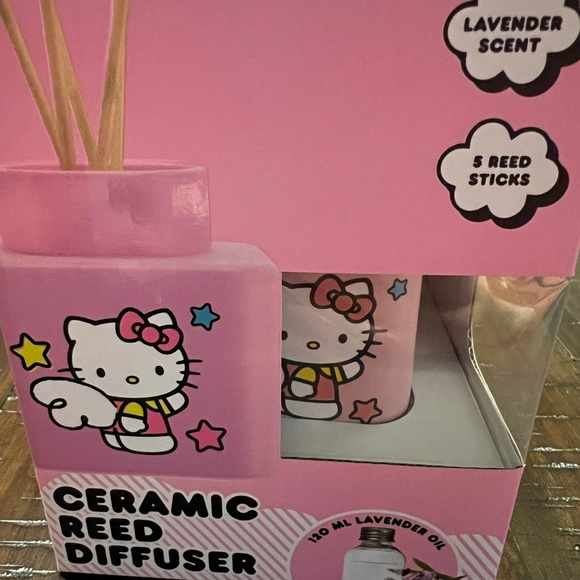 Hello Kitty Ceramic Reed Diffuser - Picture 2 of 5